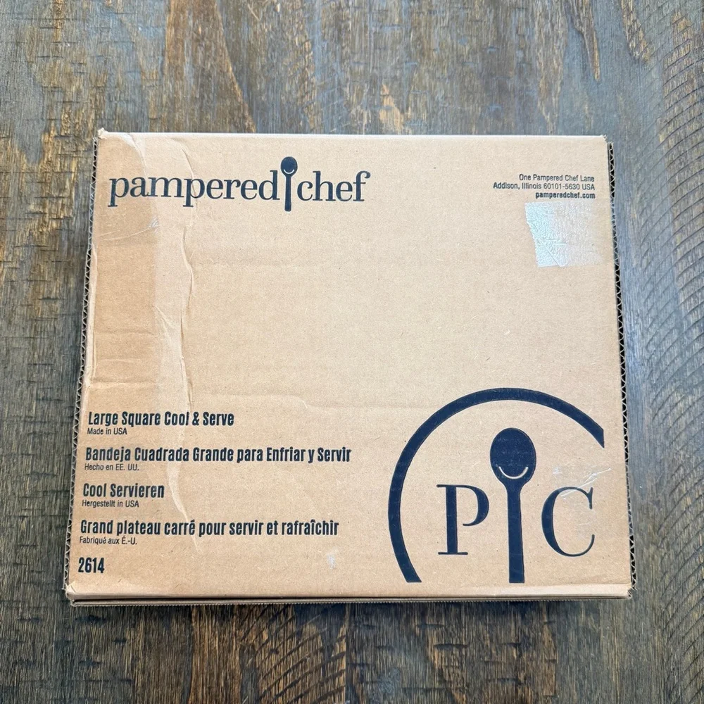 NEW Pampered Chef’s Large Square Cool & Serve - Picture 3 of 5